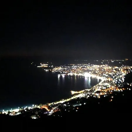 Theseaviewapartamentsvlore *
