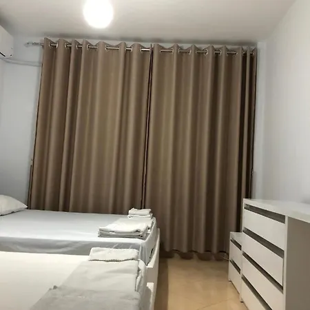 Theseaviewapartamentsvlore Lägenhet *