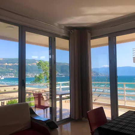 Theseaviewapartamentsvlore * Vlorë
